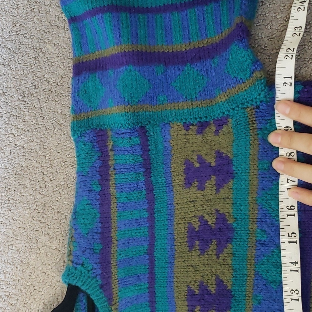 Vintage handmade knit sweater with geometric shapes medium - Picture 6 of 8